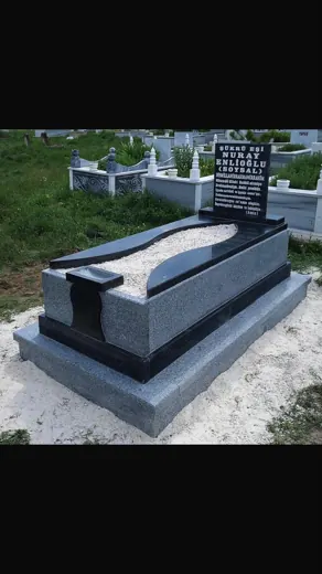 Gri granit sanduka mezar, siyah granit şahide ve kitabe