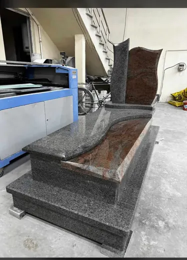 CNC tezgâhında işlenen bordo granit şahide ve sanduka